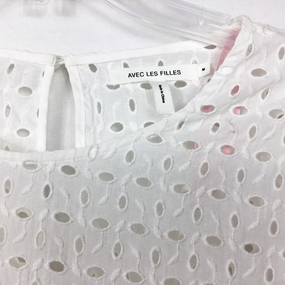 Avec Les Filles White Eyelet Trumpet Sleeve Top - Picture 6 of 6